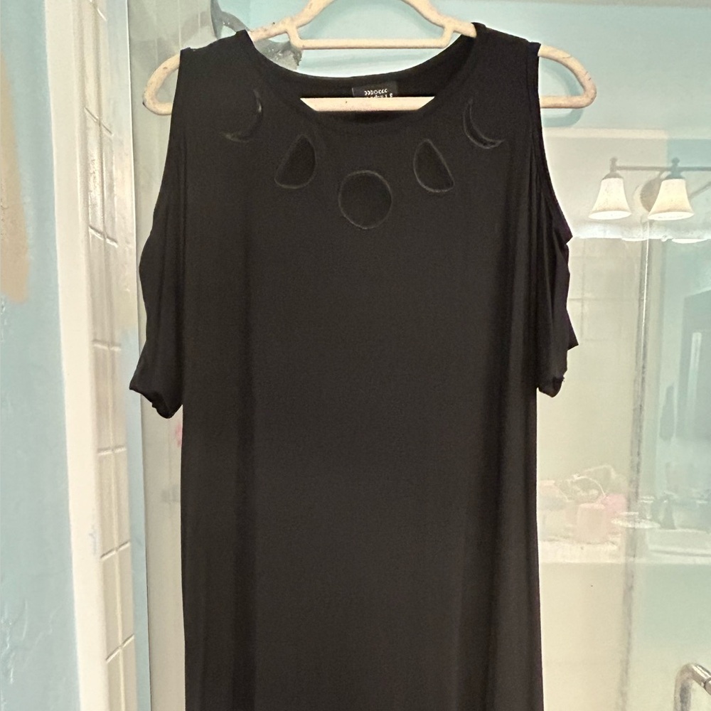 NWOT Cold Shoulder Moon Phase shirt dress